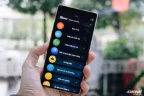 CEO Bkav Nguyễn Tử Quảng và nghệ sĩ Xuân Bắc livestream bán Bphone