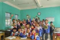 Thầy giáo vùng cao: Món quà vô giá là những bó hoa rừng