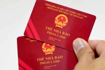 Thẻ đảng viên, thẻ nhà báo… vẫn làm được thủ tục đi máy bay