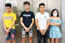 Các đối tượng tại cơ quan công an.