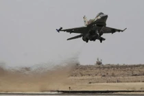 Quân đội Israel không kích Damascus, 7 quân nhân Syria thương vong