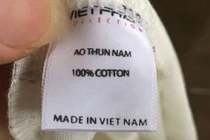 Thu giữ hơn 600 áo phông do Trung Quốc sản xuất gắn nhãn mác Việt Nam