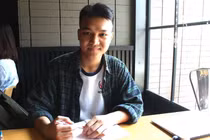 Dùng củ nghệ, dâu tây làm... pin năng lượng mặt trời