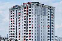 Biến sân thượng chung cư thành nhà hàng, phòng gym