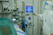 Sáng 16/8: Hơn 600 bệnh nhân COVID-19 đang phải điều trị ICU và ECMO