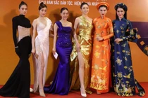 Dàn sao khoe sắc trong bế mạc LHP Việt Nam lần thứ XXII