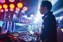 Chính sách tháng 6: Chốt cửa phòng karaoke bị phạt tới 20 triệu