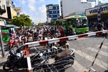 Gỡ rào chắn tại chốt do ùn tắc, Chủ tịch quận Gò Vấp xin lỗi