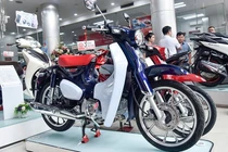 Honda Super Cub C125 bản đen nhám còn được bán ra với mức giá lên tới 190 triệu đồng, cao hơn cả dòng xe Honda SH.