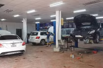 Cơ sở sửa chữa tư nhân tại Lê Văn Lương cho biết có 30 khách đặt lịch thay dầu trong hôm nay.