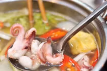 5 ngày liên tiếp ăn lẩu, người phụ nữ nhận cái kết... đắng