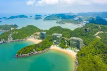 Bức tranh khung cảnh đẹp nên thơ tại Vịnh Lan Hạ được thiên nhiên ban tặng