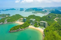 Bức tranh khung cảnh đẹp nên thơ tại Vịnh Lan Hạ được thiên nhiên ban tặng