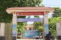 19 học sinh bị thầy giáo tát vì không thuộc bài