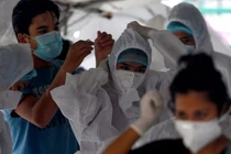 WHO cảnh báo 'làn sóng lớn' Covid-19