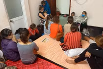 Đột kích sòng bài 'quý bà' trong khách sạn