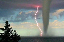 Vòi rồng và khám phá kinh hoàng nhất ít ai hay