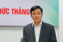 Yêu cầu ĐH Tôn Đức Thắng cung cấp bảng lương ông Lê Vinh Danh