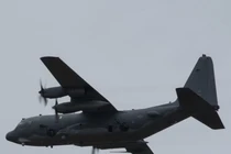 Mỹ dự kiến lắp pháo laser lên máy bay "ông lão" AC-130J