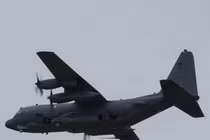 Mỹ dự kiến lắp pháo laser lên máy bay "ông lão" AC-130J