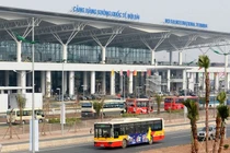 Chỉ tổ chức khai thác các đường bay nội địa đi/đến Cảng hàng không quốc tế Nội Bài khi đã báo cáo Bộ GTVT, Bộ Y tế và được sự thống nhất bằng văn bản với UBND TP Hà Nội.