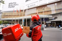 Doanh nghiệp chuyển phát nhanh nỗ lực kích cầu thị trường mùa ‘hạ nhiệt’