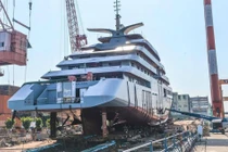 Doanh nghiệp đóng tàu “tự bơi” trong khốn khó