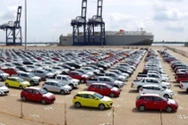 Nhập khẩu ô tô giảm sâu do cách ly toàn xã hội 