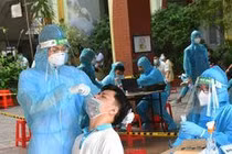 Nên để người dân tự xét nghiệm COVID-19 khi di chuyển, tham dự các sự kiện