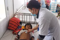 Bệnh nhi ngộ độc do ăn thịt cóc