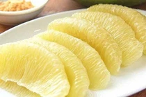 Loét miệng vì ăn bưởi khi uống thuốc ung thư