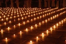 Đêm hoa đăng đại lễ cầu siêu thai nhi chùa Từ Xuyên, Thái Bình. Ảnh minh họa.