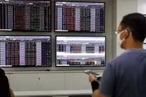 Dòng tiền trở lại giúp VN-Index tăng chạm mốc 1.290 điểm