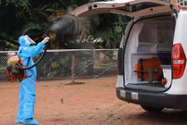 Khử khuẩn toàn bộ khoa cấp cứu vì ca nghi mắc Covid-19