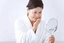 Phụ nữ tiền mãn kinh dễ bị viêm phụ khoa