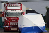 Tài xế xe tải chở 39 nạn nhân nói trong xe toàn là bánh quy