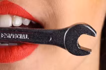 Tổn thương răng vì sản phẩm làm trắng