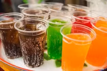 Cẩn trọng với đồ uống sặc sỡ