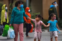 Tối 3/8: Hơn 4.800 ca Covid-19, Hà Nội gần 100 trường hợp mắc mới