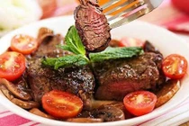 Ăn thịt bò thời điểm này nguy cơ mắc bệnh hiểm nghèo