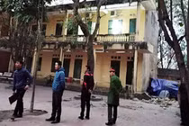 Xác định nguyên nhân sập lan can trường tiểu học, 16 người bị thương