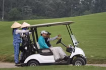 Vì sao xe chở người trong sân golf được định nghĩa là ô tô?