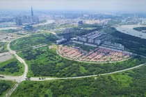 Theo các chuyên gia, hiện còn các bất cập trong chính sách khiến nhà nước chậm thu ngân sách.