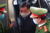 Hoãn phiên xét xử ông Đinh La Thăng trong vụ Ethanol Phú Thọ