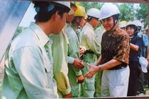 GS.VS.TSKH Trần Đình Long, kiến trúc sư trưởng của Đường dây 500kV - Kỳ 3: Băng rừng lội suối, vừa thiết kế vừa thi công