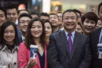 Người sáng lập ‘Starbucks Trung Quốc’ mất 1 tỷ USD vì bê bối gian lận