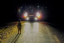 Tôn vinh tài xế Bình Định giúp em bé bị lạc về nhà lúc 1h sáng