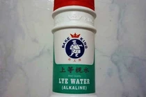 Uống nhầm nước tro tàu làm bánh ú, bé gái 3 tuổi bị bỏng thực quản