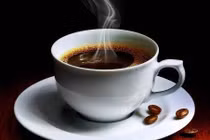 Uống ít nước trước khi uống trà, cà phê: Giúp răng không bị xỉn