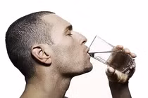 Thiếu nước cũng giảm khả năng “yêu”